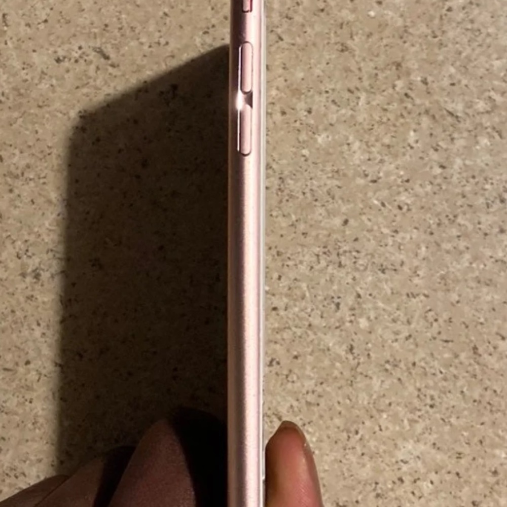 iPhone 6 - Picture 3 of 4